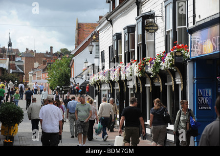 "Harveys" Brauerei Shop im Tourismus Cliffe High Street Lewes East Sussex UK Stockfoto