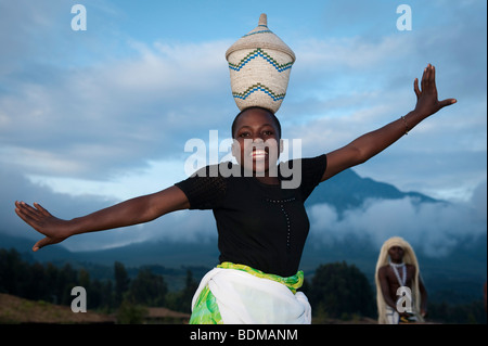 Intore tanzen, Ruanda Stockfoto