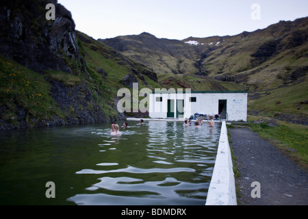 Der Außenpool, Seljavallalaug, Island Stockfoto