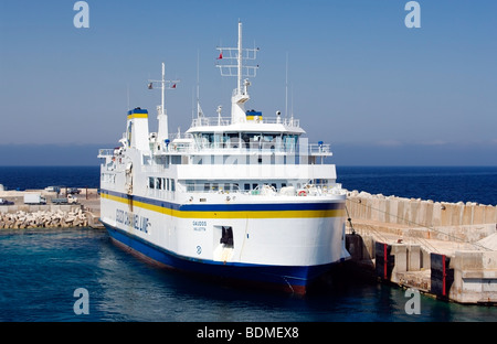 Die Gozo Channel Line Fähre "Gaudos" in Cirkewwa Ferry Terminal, Malta. Stockfoto