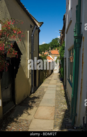 Ferienhäuser Häuser im Sommer Chapel Street Robin Hoods Bay North Yorkshire England Vereinigtes Königreich GB Großbritannien Stockfoto