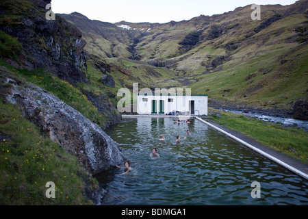 Der Außenpool, Seljavallalaug, Island Stockfoto