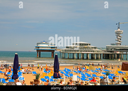 Strand und Pier in Scheveningen, Niederlande Stockfoto