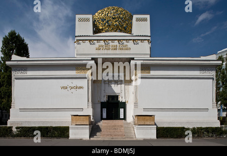 Wien, Sezession, Ausstellungsgebäude von Joseph Maria Olbrich 1897-1898, Eingangsseite Stockfoto