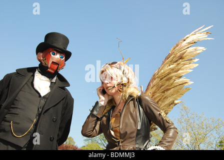 Steampunk-paar posiert auf 2009 Fantasy Fair Haarzuilens Niederlande Europe Stockfoto