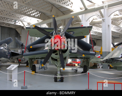 Untergebracht im Hangar 3 im Iwm duxford ist Dieses schönes Beispiel für eine Fairey Gannet ecm 6 Anti-U-Flugzeuge. Stockfoto