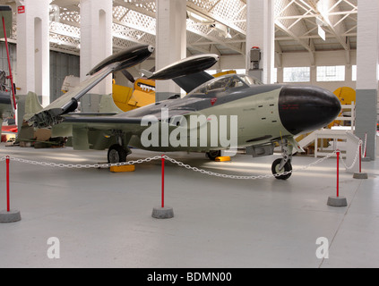 Dieses schöne Beispiel des de Havilland Sea Vampire T11 Jet-Flugzeuge, derzeit auf Dauerausstellung im Hangar 3 IWM Duxford. Stockfoto