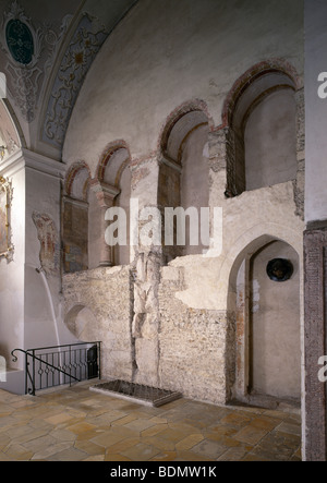 Regensburg, Päpstliche Basilika St. Emmeram, Freigelegte Bauteile des 8. Jh., Zum Teil aus Römischem Material Stockfoto