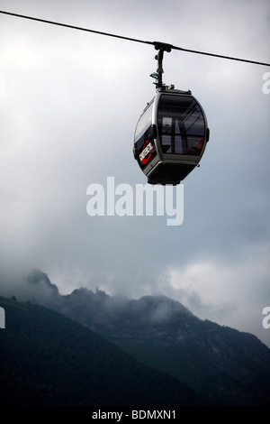 Eine Seilbahn im Höhenkurort von Cauterets in den französischen Pyrenäen Stockfoto