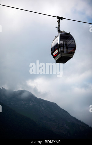 Eine Seilbahn im Höhenkurort von Cauterets in den französischen Pyrenäen Stockfoto