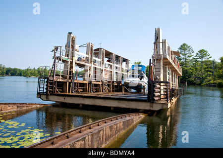 Marine Railroad Lock 44, Big Chute Marine Eisenbahn an der Trent-Severn Waterway in der Nähe von Gravenhurst, Ontario, Kanada, Nordamerika Stockfoto