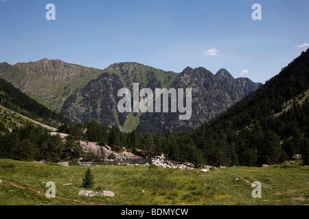 Das Tal über den Port d ' Espagne in Le Parc National Des Pyrenäen in Frankreich Stockfoto