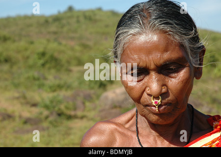 Dorfälteste eines Stammes-Dörfern Indiens im Nord-Ost-indischen Bundesstaat Orissa. Stockfoto