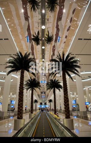 Ankunftshalle Gepäck Travelator Einwanderung Stockfoto