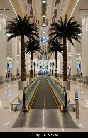 Ankunftshalle Gepäck Travelator Einwanderung Stockfoto
