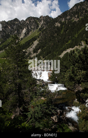 Das Tal über den Port d ' Espagne in Le Parc National Des Pyrenäen in Frankreich Stockfoto