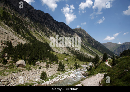 Das Tal über den Port d ' Espagne in Le Parc National Des Pyrenäen in Frankreich Stockfoto