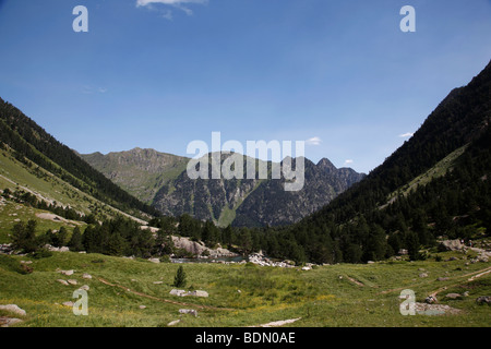 Das Tal über den Port d ' Espagne in Le Parc National Des Pyrenäen in Frankreich Stockfoto