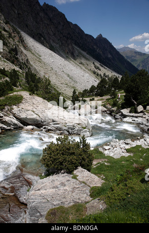 Das Tal über den Port d ' Espagne in Le Parc National Des Pyrenäen in Frankreich Stockfoto