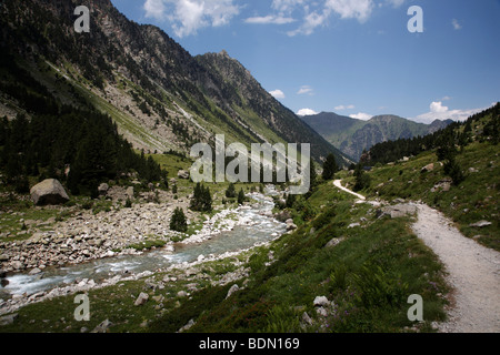 Das Tal über den Port d ' Espagne in Le Parc National Des Pyrenäen in Frankreich Stockfoto