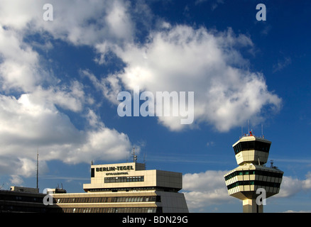 Kontrollturm und Hauptgebäude des Flughafens Berlin-Tegel "Otto Lilienthal" Berlin, Deutschland, Europa Stockfoto