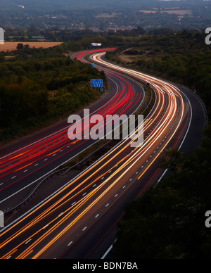 M25 Autobahn in der Abenddämmerung. Kent, England, UK. Stockfoto