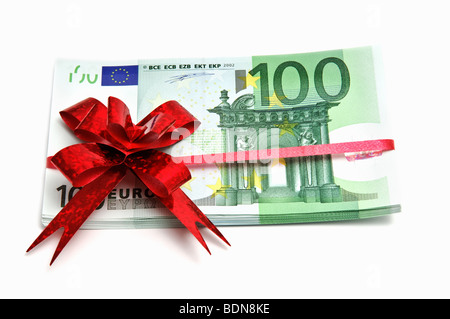 Euro-Banknoten auf weiß rote Schleife gebunden Stockfoto