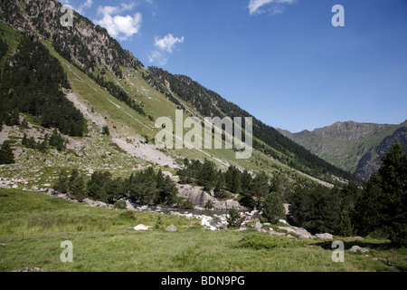 Das Tal über den Port d ' Espagne in Le Parc National Des Pyrenäen in Frankreich Stockfoto