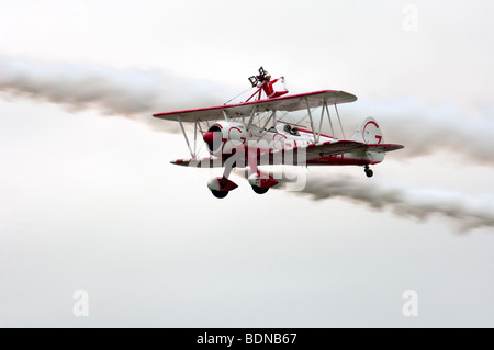 Team Guinot Wingwalkers, Dunsfold Flügel und Räder 2009 Stockfoto