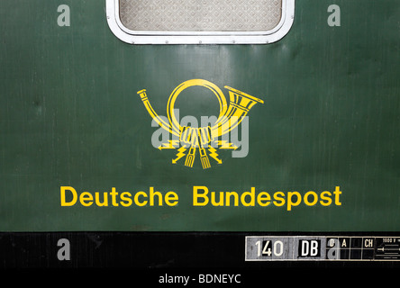 Historische Wagen der deutschen Bundes Post mit alten Posthorn-Logo, ca. 1960, Deutschland Stockfoto