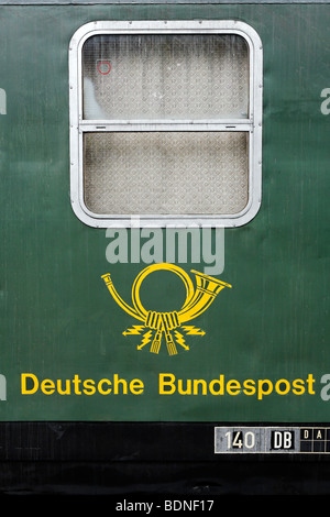 Historische Wagen der deutschen Bundes Post mit alten Posthorn-Logo, ca. 1960, Deutschland Stockfoto