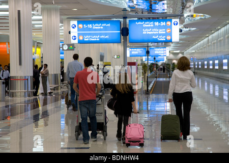Emirates Businessclass Check-erster Klasse in dubai Stockfoto