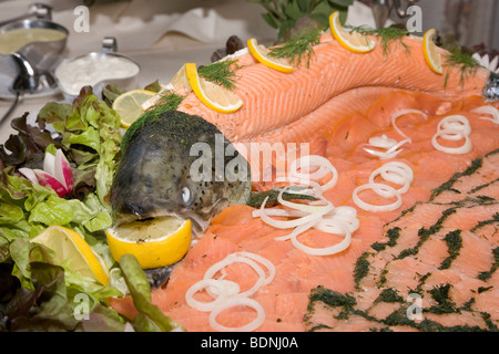 Variationen von Lachs am buffet Stockfoto