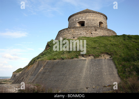 Die artillerie Turm Tour Vauban am Port-en-Bessin Hafen, erbaut 1694, auch von den Deutschen als Observatorium Post während des Zweiten Weltkrieges 2. Huppain Stockfoto