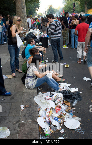 Tonnen Müll werden während der Notting Hill Carnival 2009 in den Straßen parken. Stockfoto