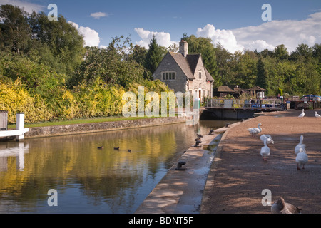 Iffley Lock auf der Themse in Oxford, Oxfordshire, Vereinigtes Königreich Stockfoto