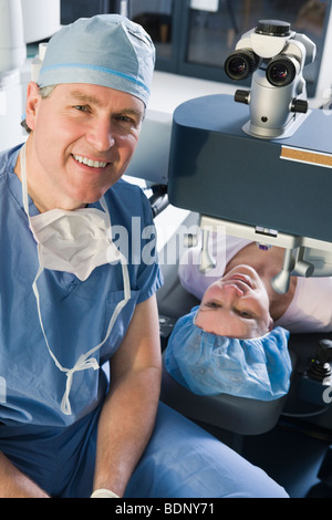 Patienten eine LASIK-Operation Stockfoto