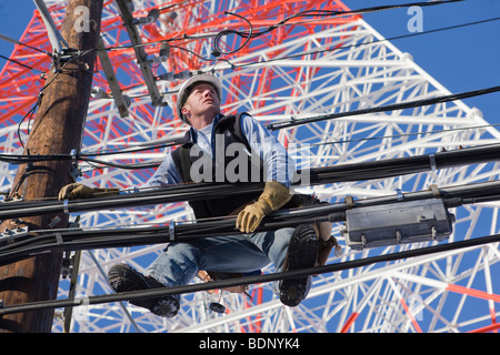 Kabel-Lineman Reparatur Übertragungsleitung Stockfoto