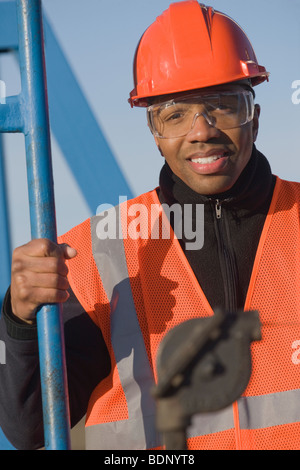 Ingenieur in Sicherheits-Ausrüstung Stockfoto