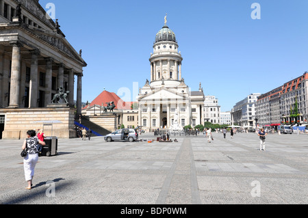 Gendarmenmarkt Platz, in den Rücken der Franzoesischer Dom, französischer Dom, Bundeshauptstadt Berlin, Deutschland, Europa Stockfoto