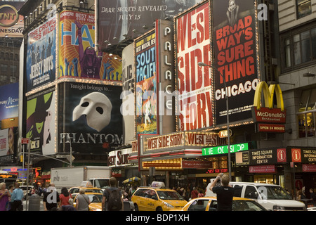 Times Square Gegend in Midtown Manhattan Herzen des Theaterviertels bei 7th Ave., in der Nähe von 46th St. Stockfoto