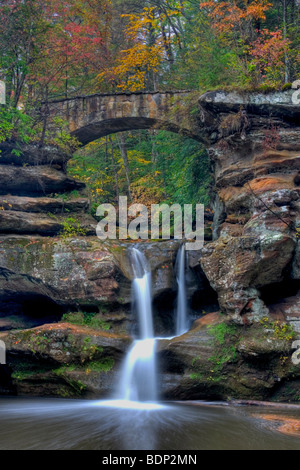 Upper Falls at Old Mans Höhle in Hocking Hills Ohio Stockfoto