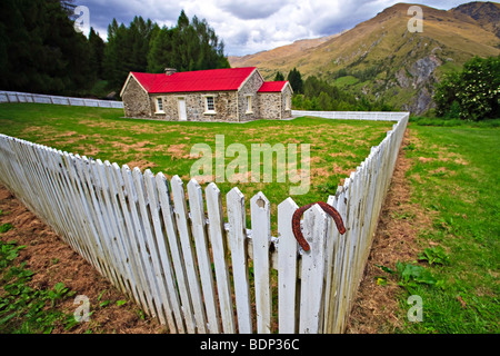 Die alte verwendet oberen Shotover öffentliche Schule von 1879 bis 1927, Skippers Canyon, Central Otago, Südinsel, Neuseeland. Stockfoto