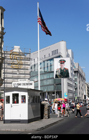 Ehemalige Grenze Kontrollpunkt Checkpoint Charlie, Bundeshauptstadt Berlin, Deutschland, Europa Stockfoto