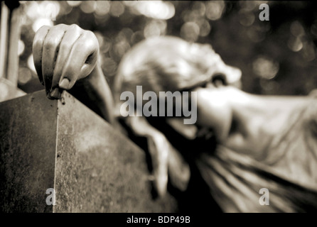 Eine schlafende statue Stockfoto