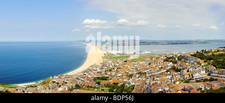 Panoramablick von der Isle of Portland auf Chesil Beach und die Stadt Wren, Dorset, England, Vereinigtes Königreich, Europa Stockfoto