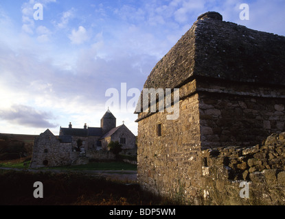 Penmon Taubenschlag und Priory Anglesey North Wales UK Stockfoto