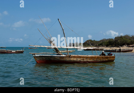 Angelboot/Fischerboot an Nordküste Zanzibar Stockfoto