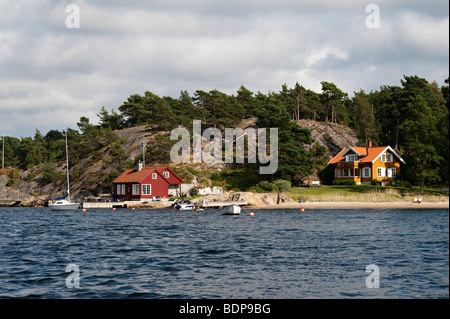 Häuser auf der Insel Søndre Sandøy, Norwegen, einer der Hvaler Inseln südlich von Oslo in der Nähe der schwedischen Küste Stockfoto