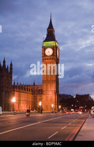 Big Ben, London, UK in der Abenddämmerung Stockfoto